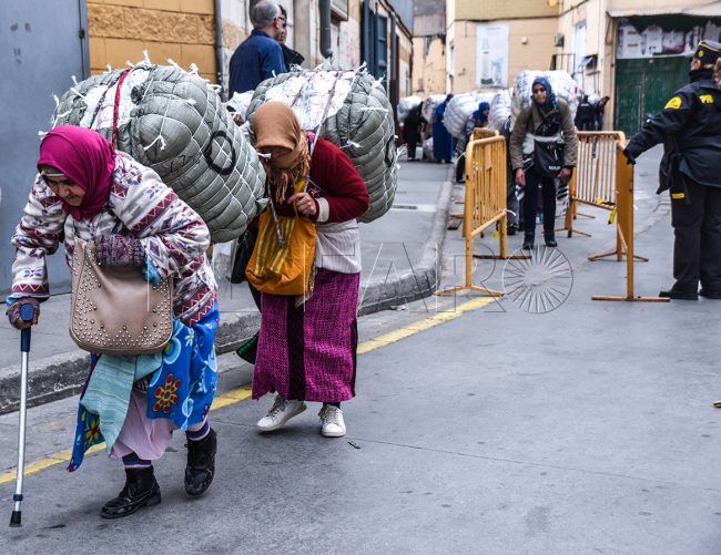 La Comisión Europea tilda de “interesante y desconocido” el “problema” de las porteadoras
