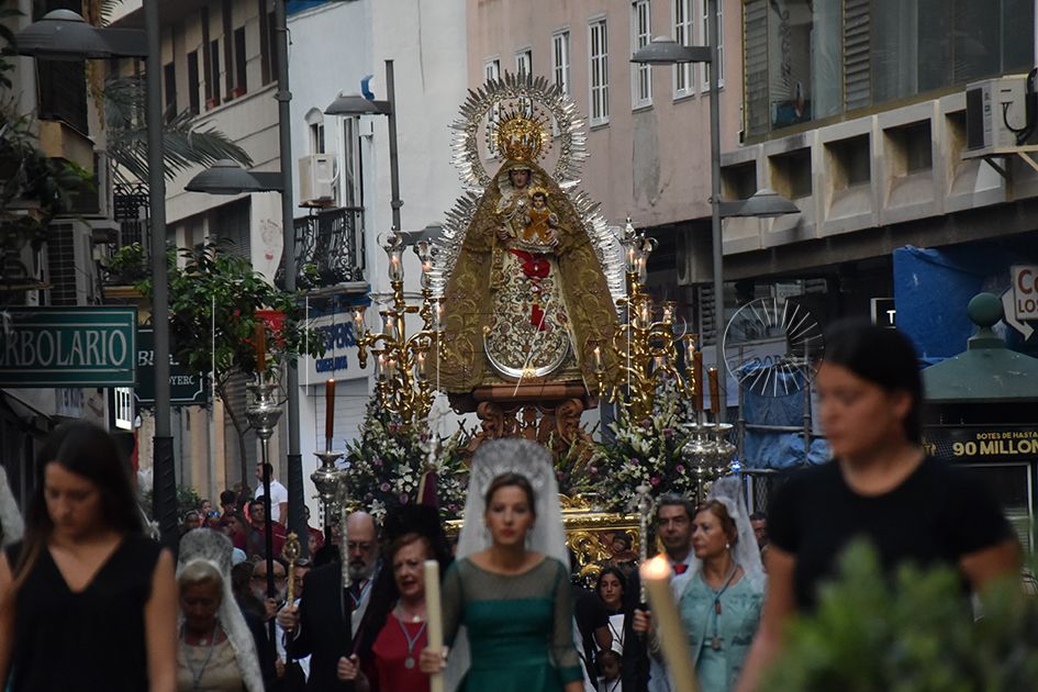 La titular de Gloria de los Remedios se encontró con los fieles en la calle