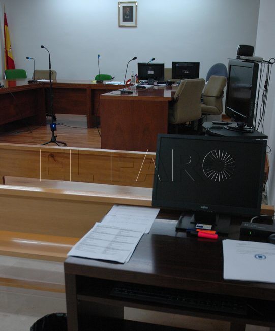 Un ciudadano de Costa de Marfil, acusado de un delito de resistencia a la Policía