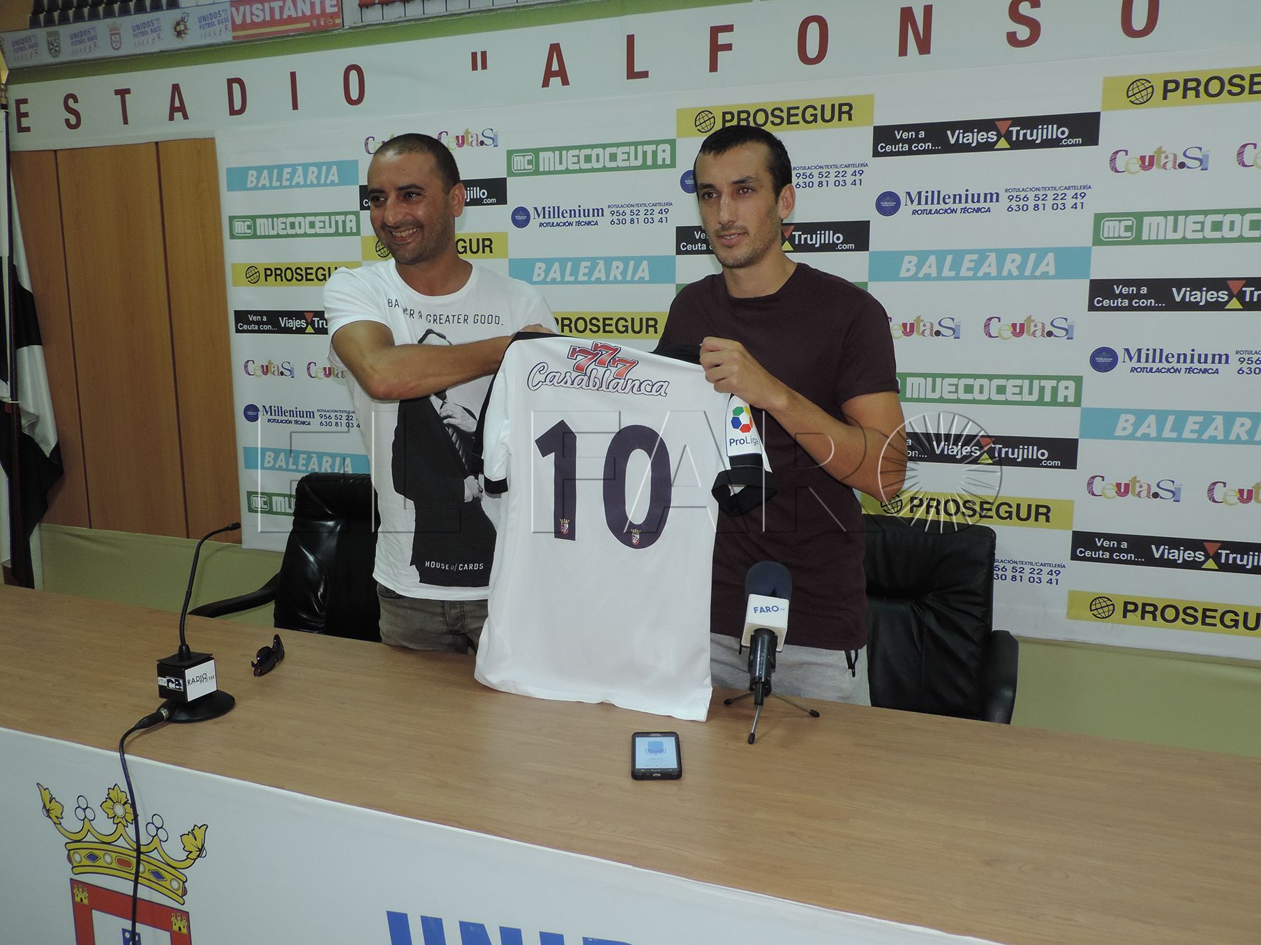 El Ceuta presentó a Javi Zafra en el ‘Alfonso Murube’