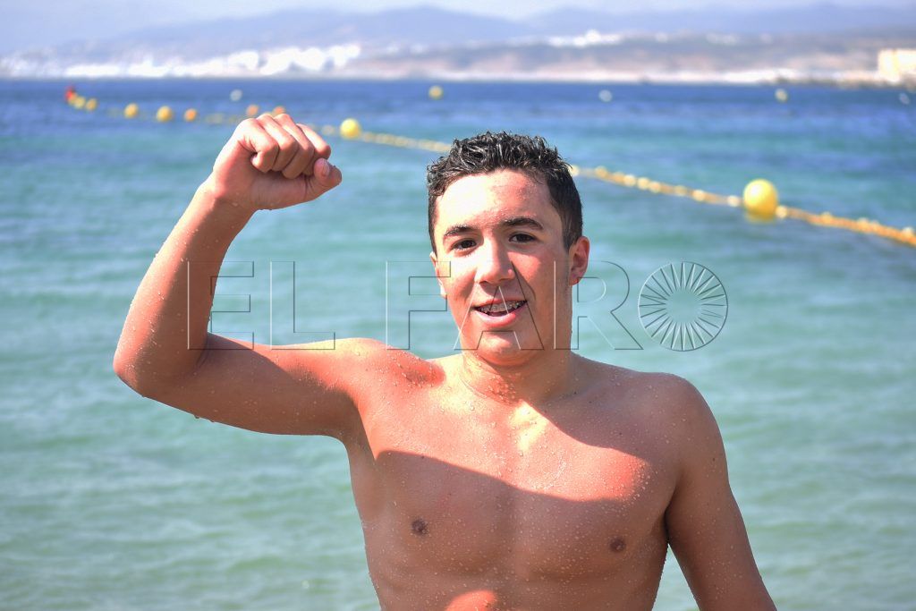 Calderilla supera al viento y las medusas para ganar la travesía Potabilizadora-Ribera