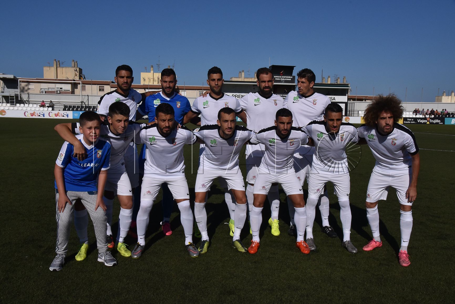 El Ceuta sigue a cuatro de la zona de play-off