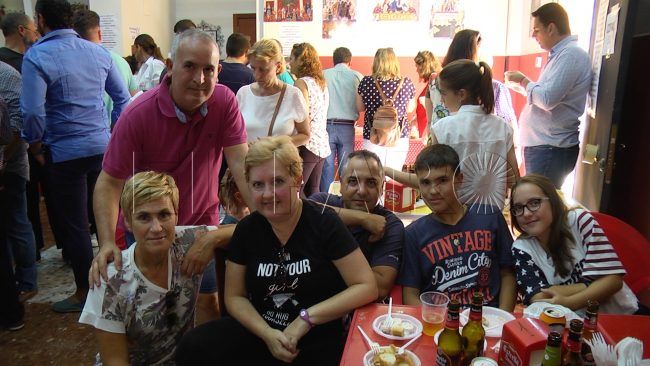 La Pollinica cumple con la tradición con su tapeo