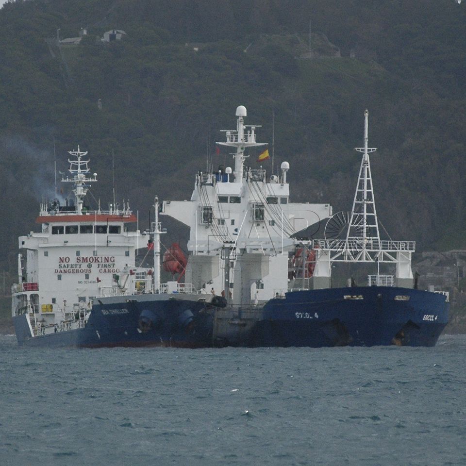Habrá una segunda gabarra de servicio permanente en el puerto