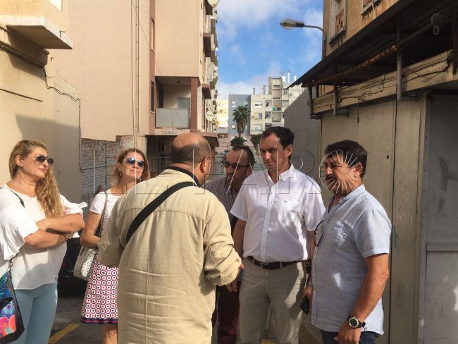 La Ejecutiva Regional del PSOE-Ceuta visita la barriada de Hadú
