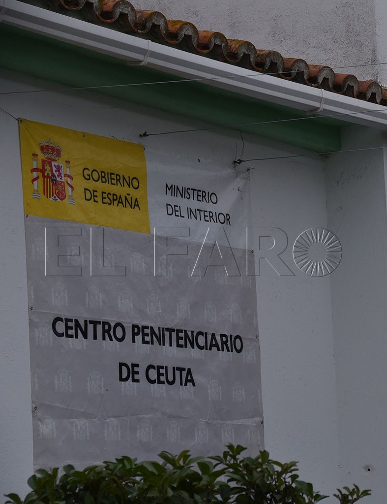 Seis meses de prisión por lanzar una botella contra agentes de la UDYCO