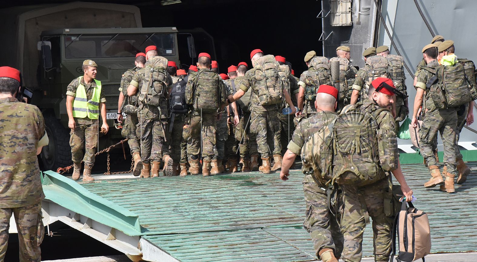 Ejercito-militares-barco