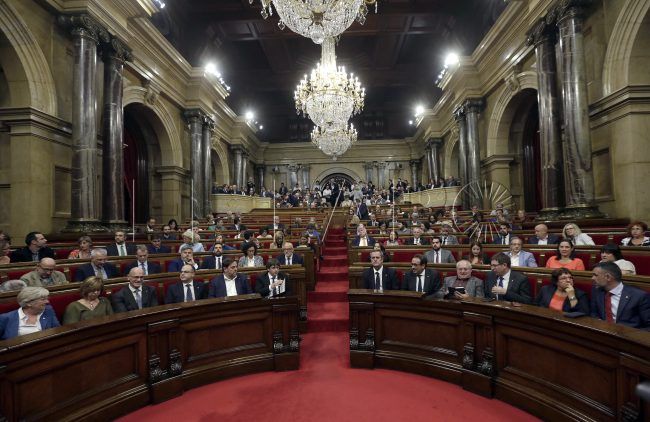 Reacciones políticas a la «independencia suspendida»