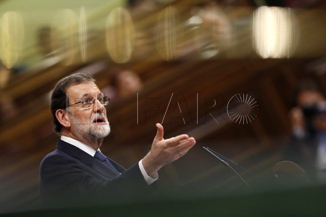 El Gobierno cesa a Puigdemont, a Junqueras y a todos los consellers