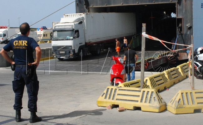 El Tarajal, causa del descenso en la entrada de camiones en Ceuta