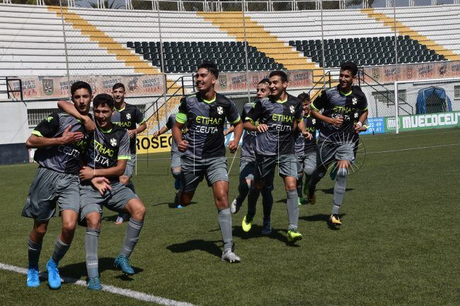 Omar, del Sporting, sufre una rotura de clavícula
