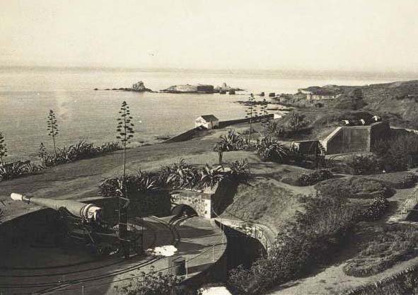 Zona del cementerio donde se asentaban los ceutíes para comer La Mochila en 1923. Foto del archivo de Francisco Sánchez Montoya.