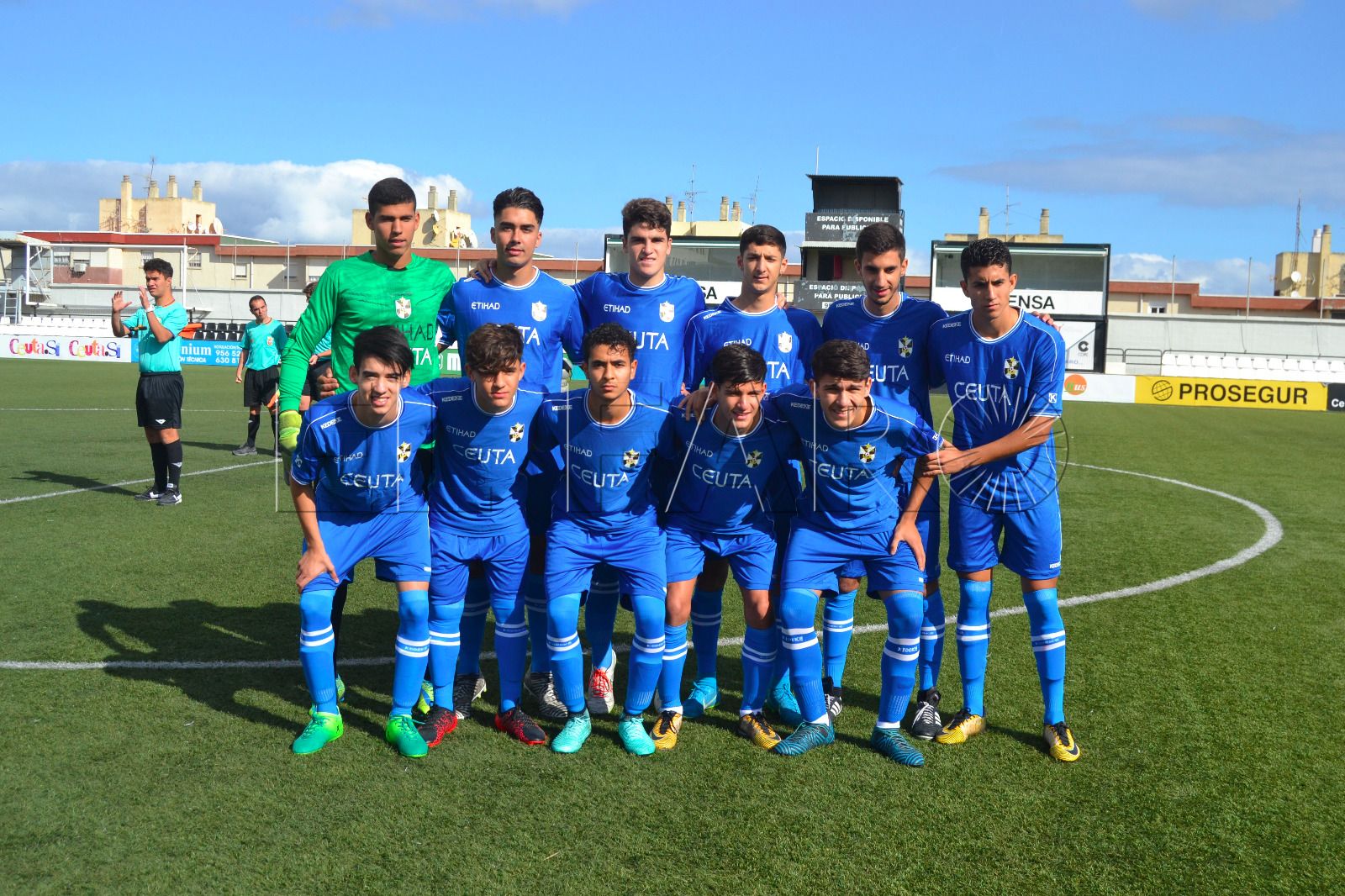 El Sporting acaba con su mala racha venciendo al Cartaya (4-1)