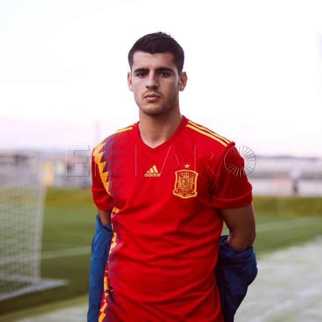 La camiseta de España para Rusia 2018 rememora la de EEUU’94