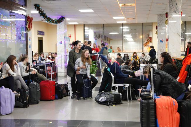 Unos 130 estudiantes quedan atrapados en la estación marítima por el temporal