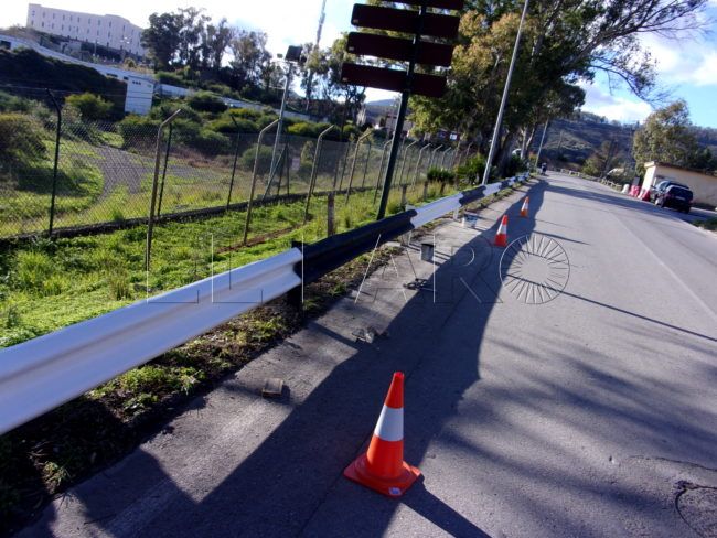Obimace repone las barreras de seguridad en la carretera del Monte Hacho y en la de Benzú