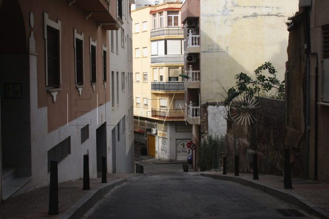 Tres años de cárcel por robar un bolso a una mujer y amenazarla con un cuchillo