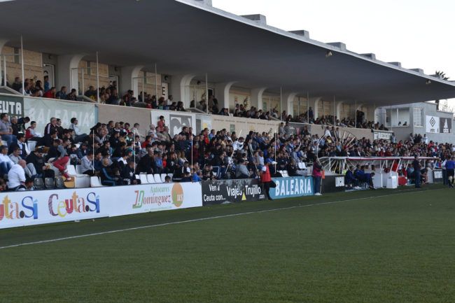 El Ceuta baja el precio de las entradas para el ‘Derbi del Estrecho’