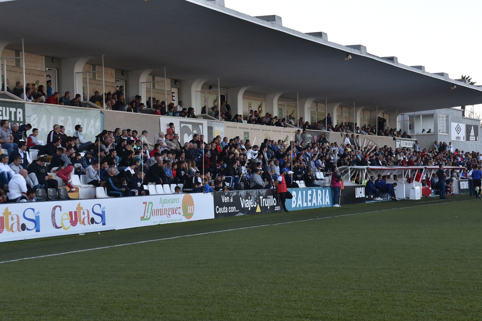 El Ceuta baja el precio de las entradas para el ‘Derbi del Estrecho’
