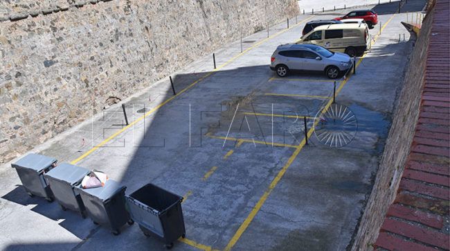 Educación ordena el aparcamiento en la zona de las Murallas