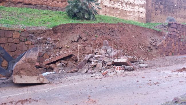 Las lluvias provocan la caída de parte del muro de las Murallas Meriníes