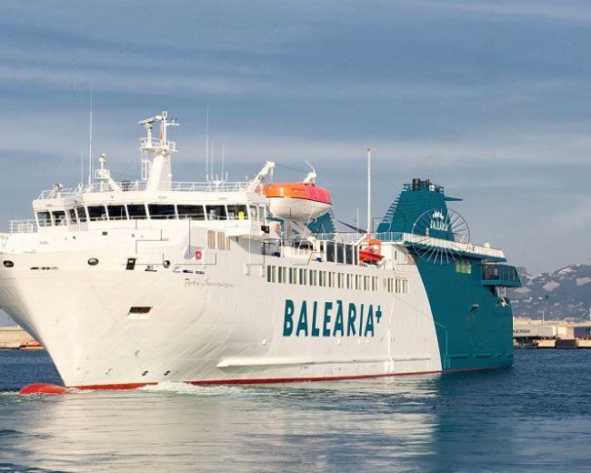 Vivas, de acuerdo con el presidente de Balearia sobre las tasas portuarias y el precio de los billetes