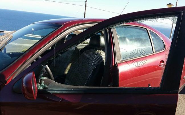 Más robos en coches esta madrugada en el Sarchal, cerca de la urbanización del Hacho