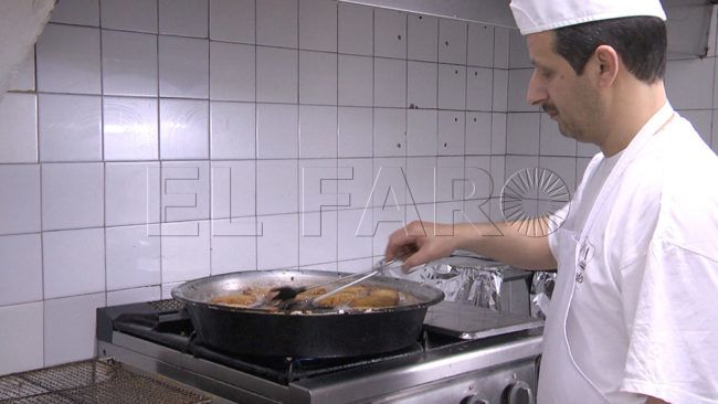 Ya huele a torrijas junto al Paseo del Revellín