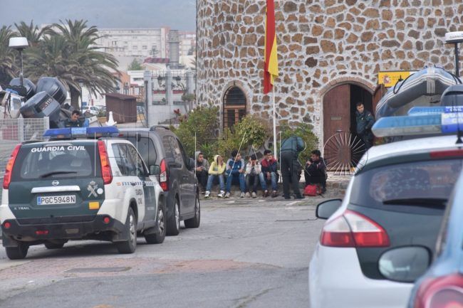 Una patera que no llega a la mayoría de edad, en Ceuta