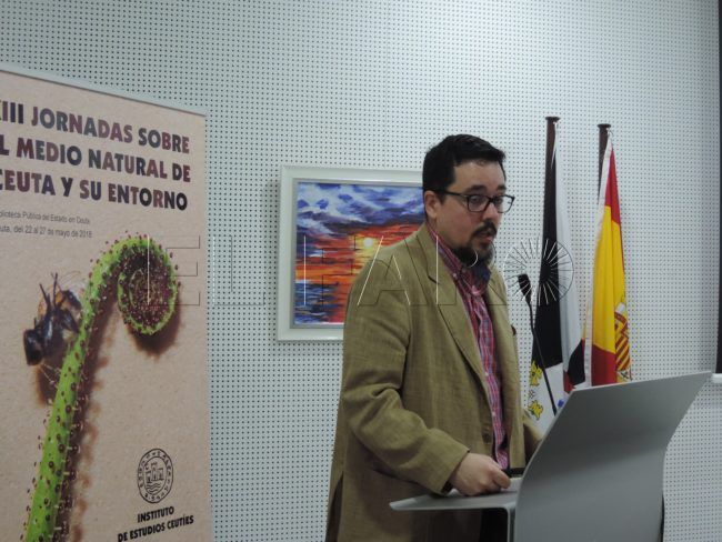 Jornadas sobre el Medio Natural de Ceuta: La vida en una gota de agua