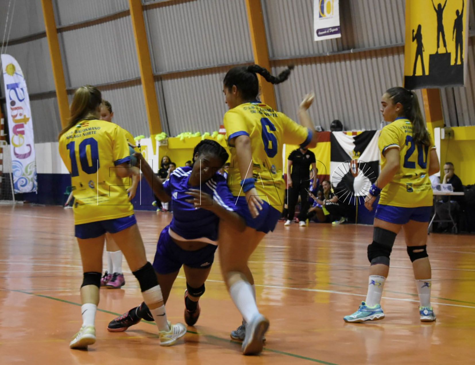 El Ramón y Cajal se prepara para el campeonato de España en el II Torneo de balonmano Ceuta.sí