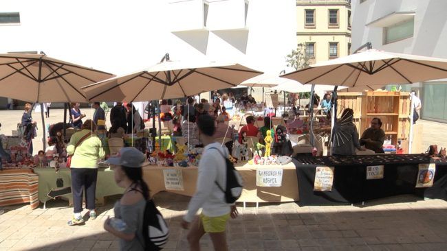 Mercado artesanal en Ceuta: La artesanía florece en mayo