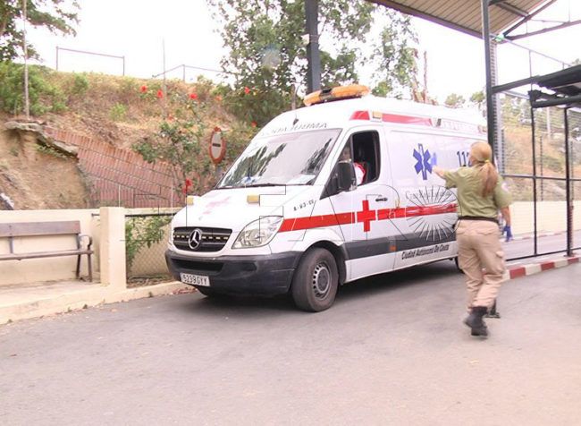 Un subsahariano en silla de ruedas, abandonado cerca del ‘Príncipe Felipe’