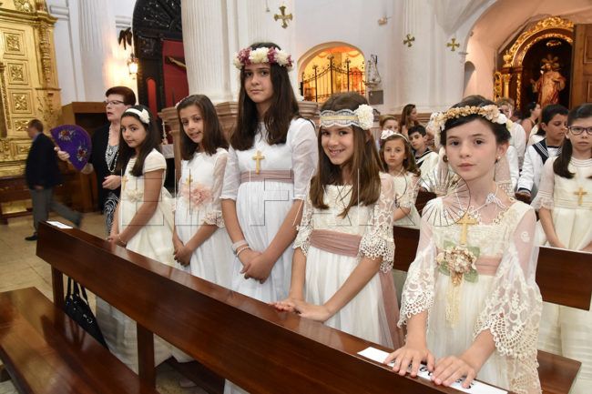 Las calles de Ceuta se visten de Corpus Christi