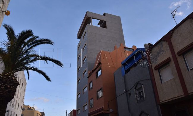 El Faro - La Policía procede a identificar al promotor y moradores de la torreta del Príncipe