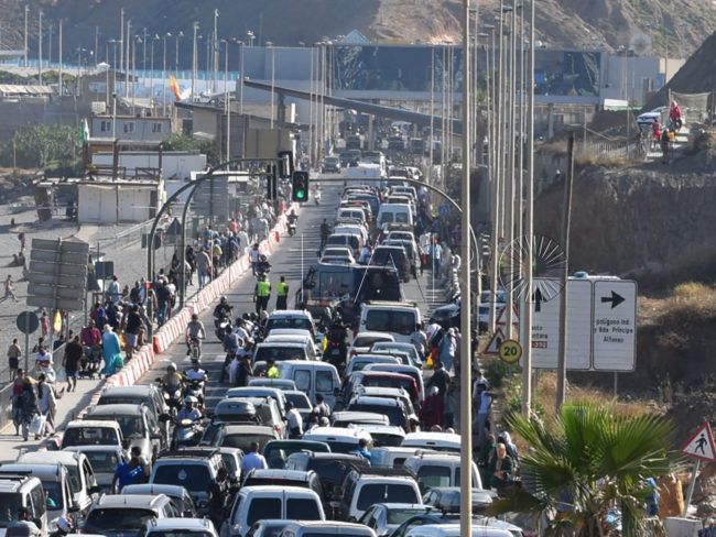 Gobernación, contraria a usar el vial paralelo a la N352 para coches patera
