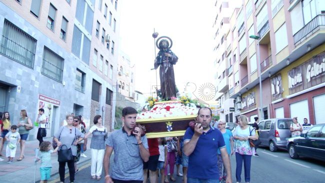 El Patrón de España sale a las calles