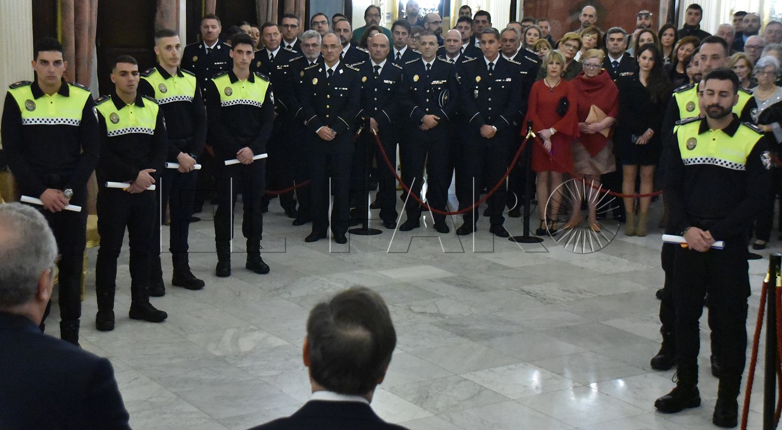 Los 15 policías locales se incorporarán como funcionarios el 1 de diciembre