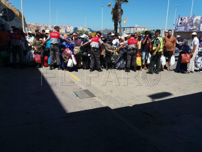 Los vigilantes de la Fase II cooperan con la Guardia Civil para evitar avalanchas