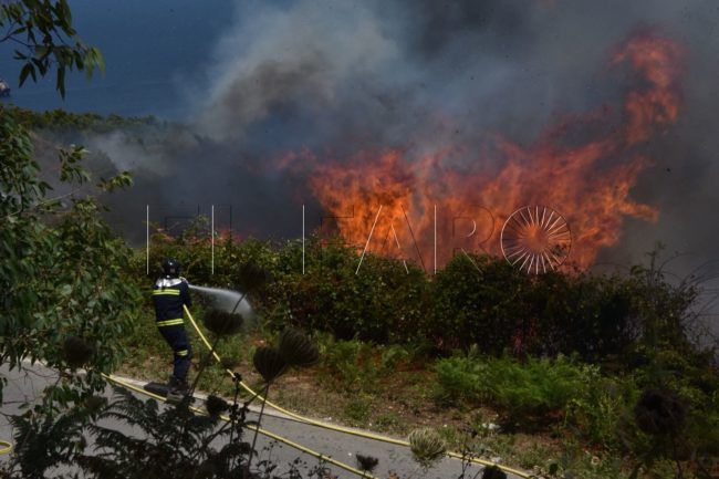 El Faro - Sánchez traslada a Vivas la colaboración del Gobierno para la extinción del incendio en Ceuta