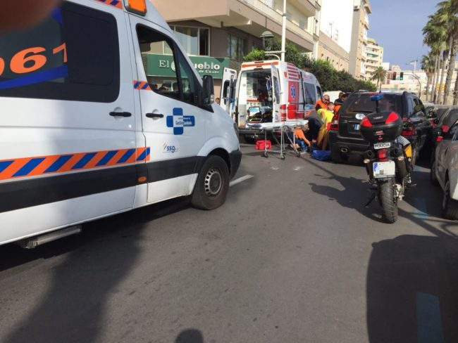 Un accidente de moto en calle Independencia se salda con un herido leve