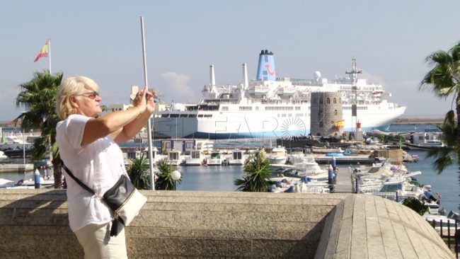 El ‘Marella Spirit’, un crucero de lujo que recala en Ceuta
