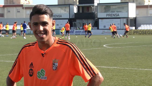 Mustapha, menor residente en La Esperanza y jugador de la AD Ceuta: la sonrisa de un campeón