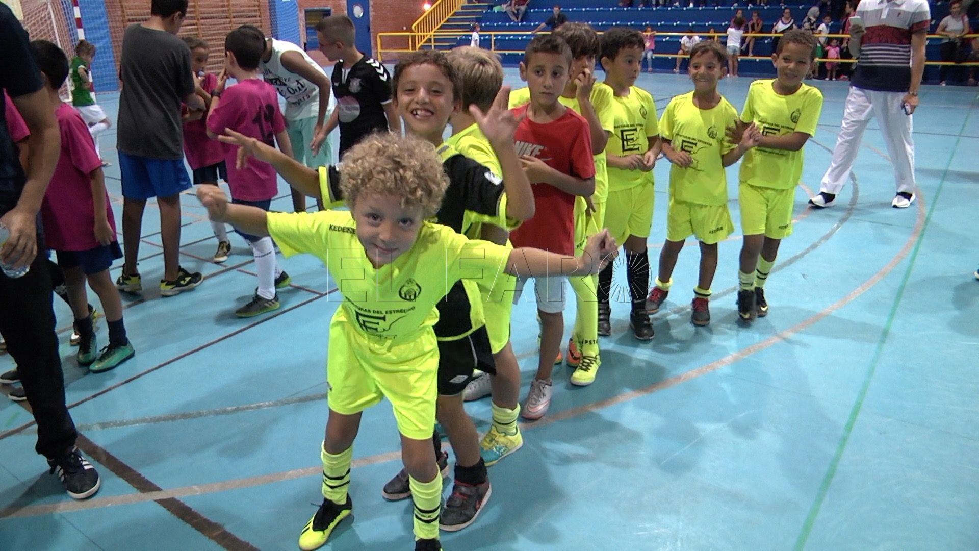 Buen fútbol, calor y medallas en el colofón del torneo del UA Ceutí