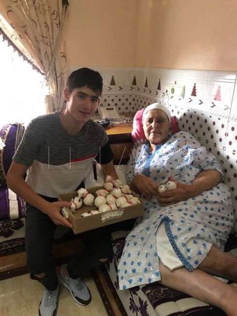 Menores de ‘La Esperanza’ celebran el Aid el Kebir por las calles de Hadú
