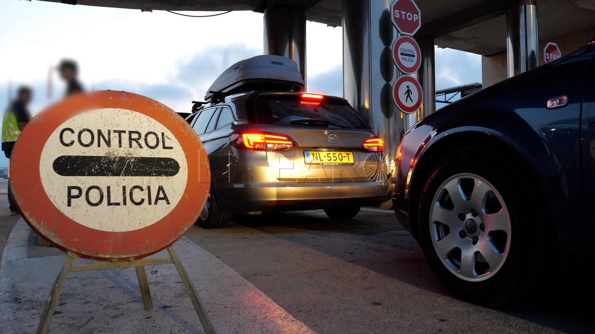 En la piel | La Policía Nacional en el Puerto: La frontera entre cumplir la ley o burlarla