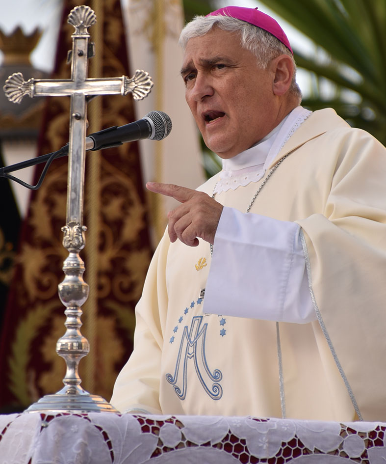 Rafael Zornoza cuestiona si la Virgen de África es la Patrona de todos los ceutíes