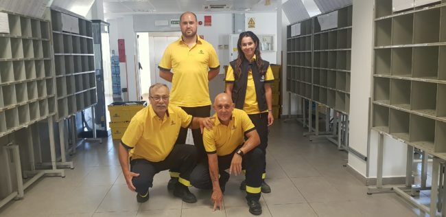 Los carteros de Ceuta estrenan nuevos uniformes