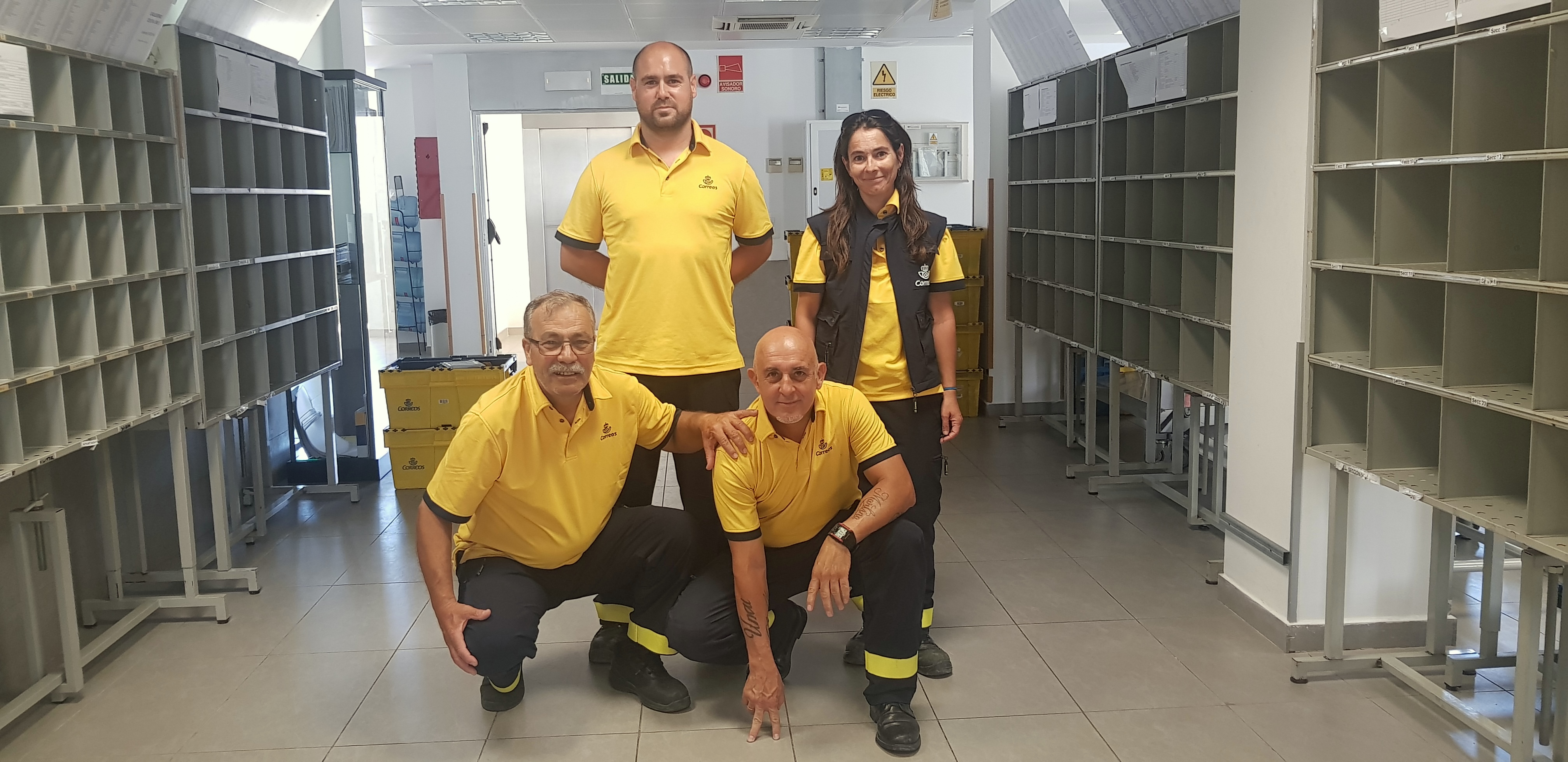 Los carteros de Ceuta estrenan nuevos uniformes
