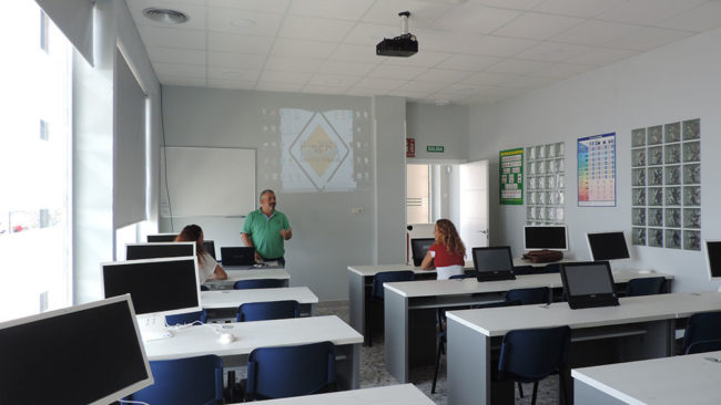 El Faro - Autoescuela La Ribera en Ceuta: Amplia oferta para el futuro conductor